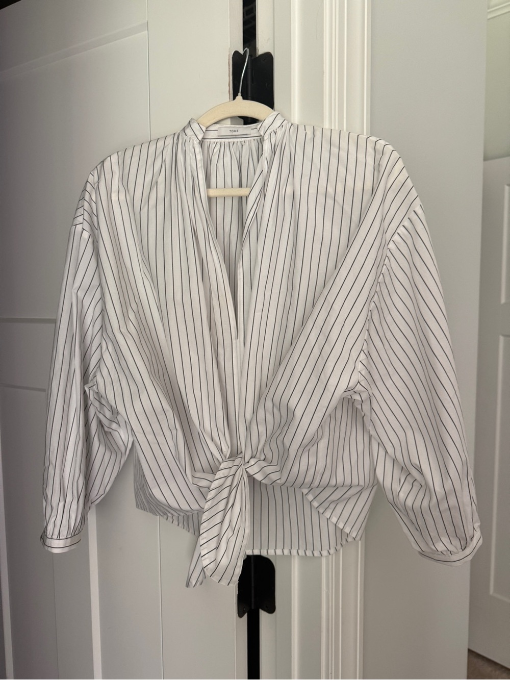 Tome nyc v neck pinstripe tie front long sleeve blouse white black